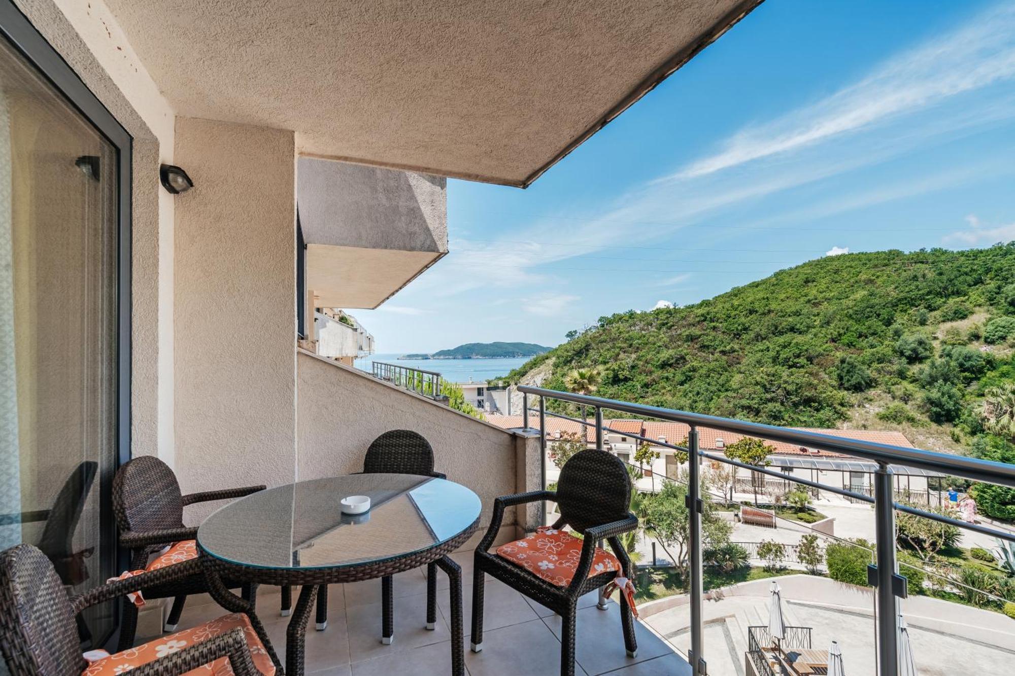 Blue Horison By In Appartement